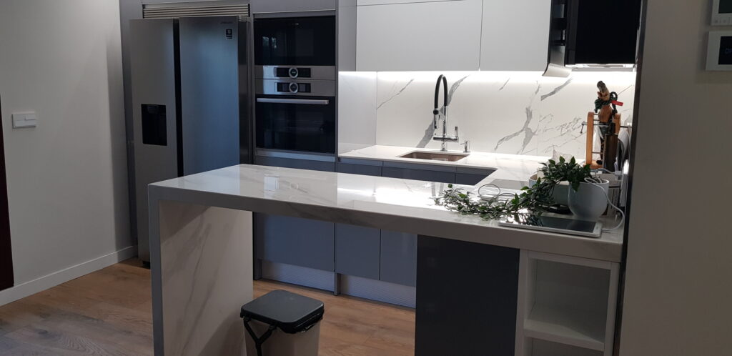 Reforma Cocina con península en Zaragoza