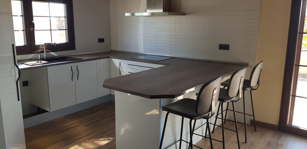 Reforma Cocina con península en Zaragoza