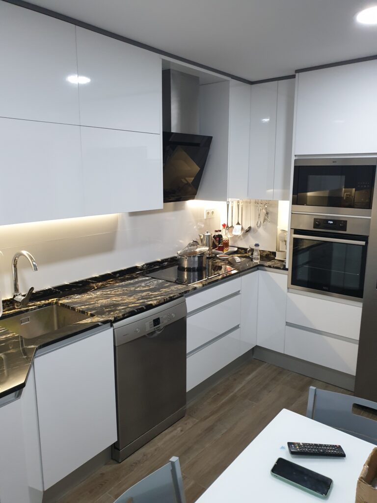 Reforma Cocina en L en Zaragoza