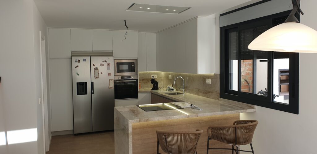 Reforma Cocina con península en Zaragoza