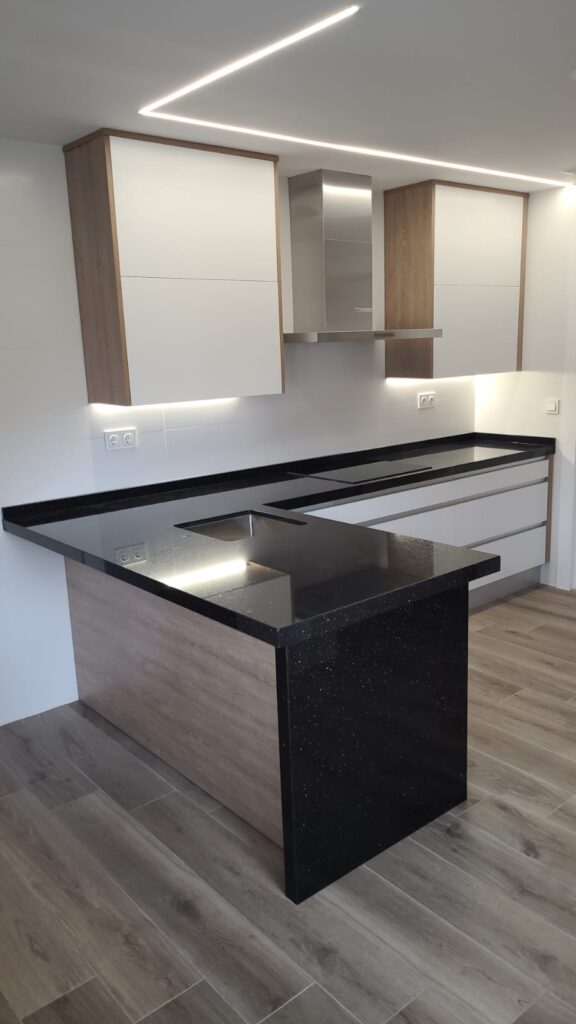Reforma Cocina con península en Zaragoza