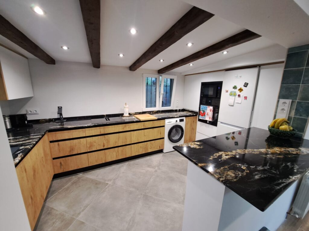 Cocina con placa campana