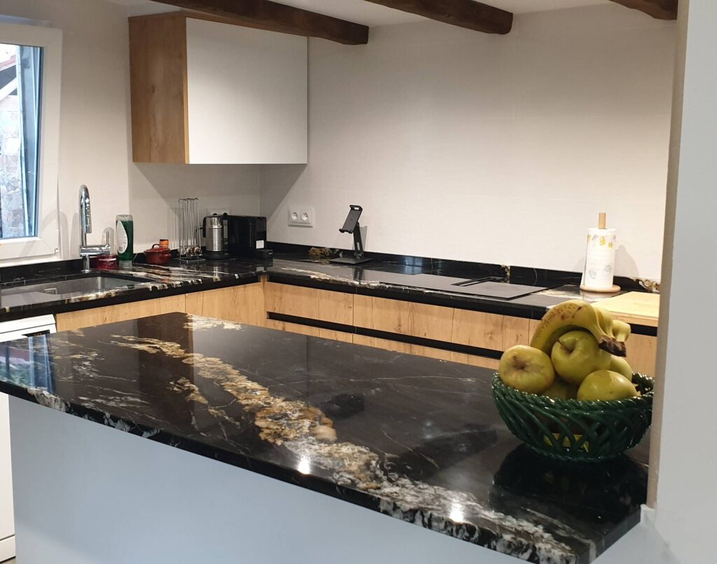 Cocina con placa campana